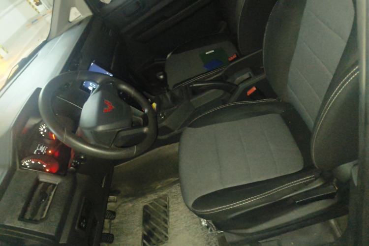 Used Wuling Hongguang PLUS 2020 1.5L Manual Standard Edition 5 Seats Left Front Seat