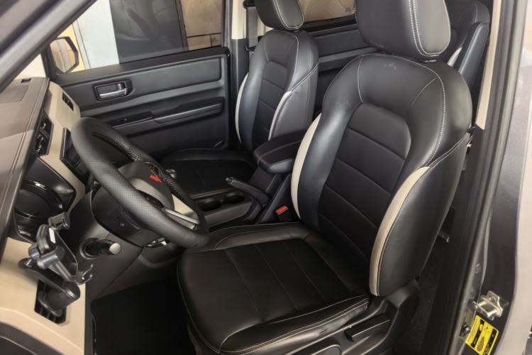 Used Wuling Hongguang PLUS 2020 1.5T Manual Commercial Vehicle 7 Seats Left Front Seat