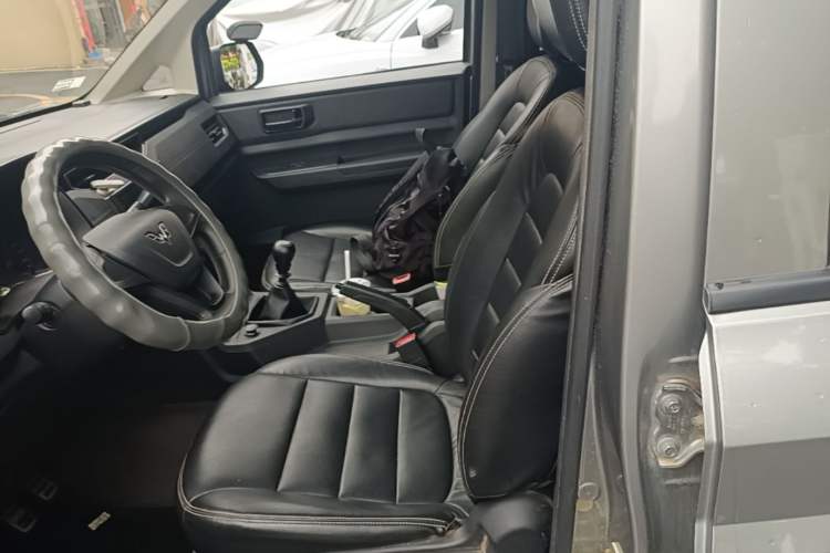 Used Wuling Hongguang PLUS 2020 1.5L Manual Standard Edition 5 Seats Left Front Seat