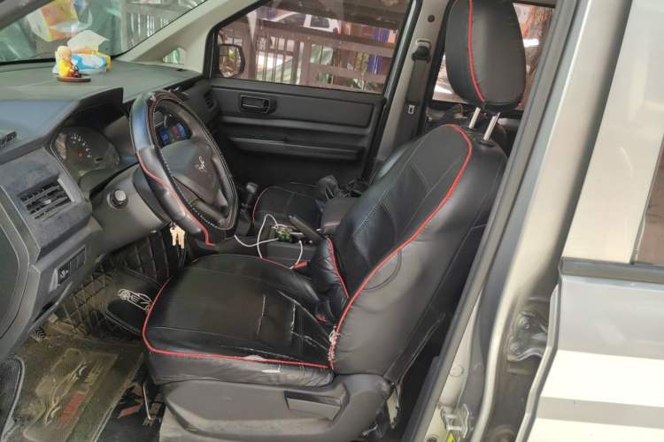 Used Wuling Hongguang PLUS 2020 1.5L Manual Standard Edition 5 Seats Left Front Seat