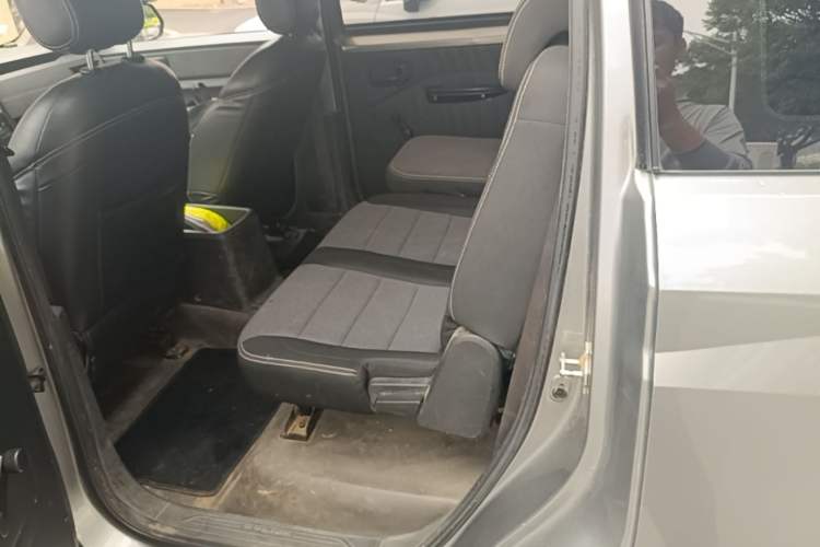 Used Wuling Hongguang PLUS 2020 1.5L Manual Standard Edition 5 Seats Left Rear Seat