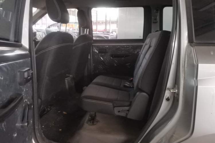Used Wuling Hongguang PLUS 2020 1.5L Manual Standard Edition 7-Seater Left Rear Seat
