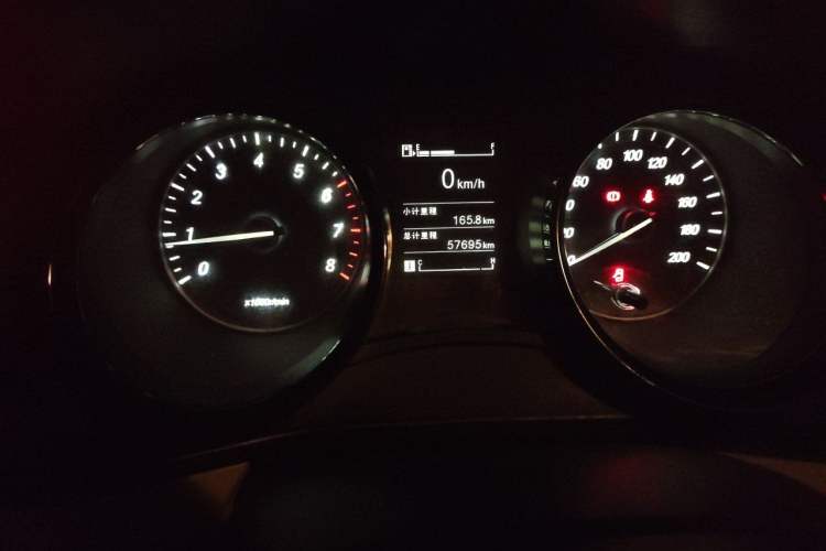 Used Wuling Hongguang PLUS 2020 1.5L Manual Comfort 7-Seater Odometer Close Up