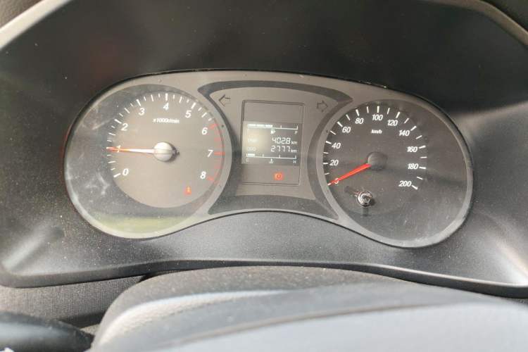Used Wuling Hongguang PLUS 2020 1.5L Manual Standard Edition 5 Seats Odometer Close Up