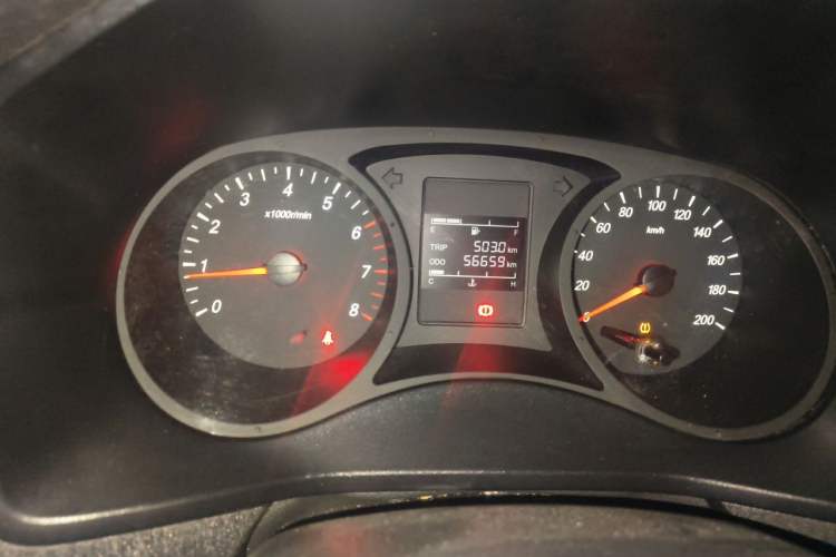 Used Wuling Hongguang PLUS 2020 1.5L Manual Standard Edition 5 Seats Odometer Close Up