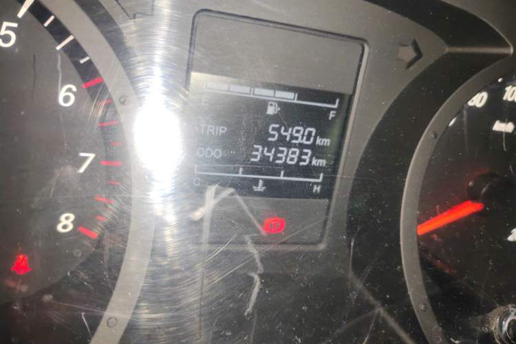 Used Wuling Hongguang PLUS 2020 1.5L Manual Standard Edition 5 Seats Odometer Close Up