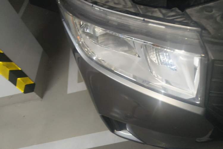 Used Wuling Hongguang PLUS 2020 1.5L Manual Standard Edition 5 Seats Right Front Headlight