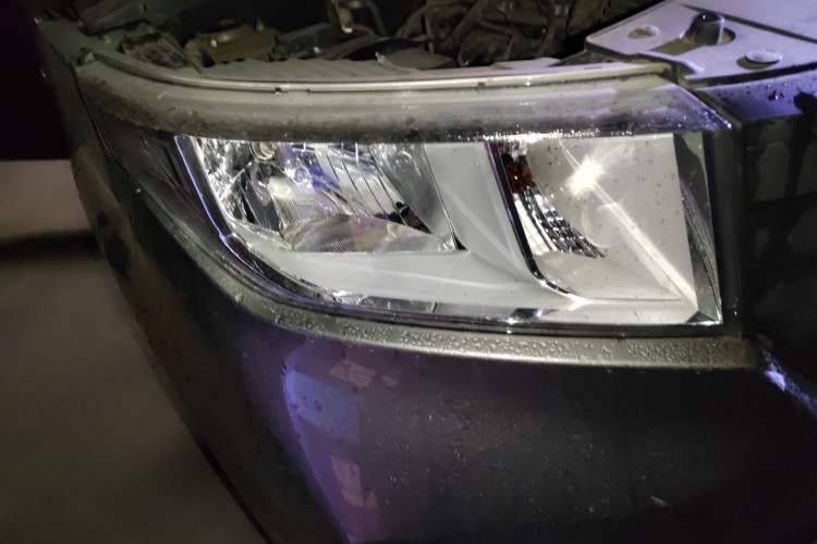 Used Wuling Hongguang PLUS 2020 1.5L Manual Standard Edition 5 Seats Right Front Headlight