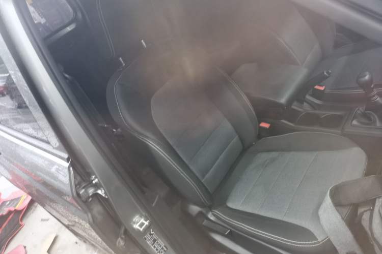 Used Wuling Hongguang PLUS 2020 1.5L Manual Standard Edition 7-Seater Right Front Seat