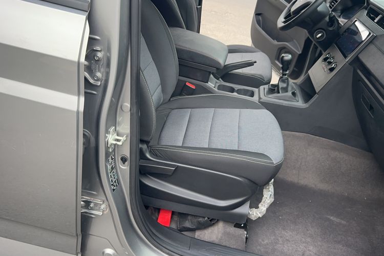 Used Wuling Hongguang PLUS 2020 1.5L Manual Standard Edition 5 Seats Right Front Seat