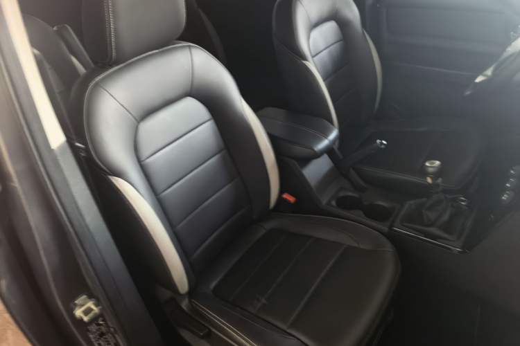 Used Wuling Hongguang PLUS 2020 1.5T Manual Commercial Vehicle 7 Seats Right Front Seat