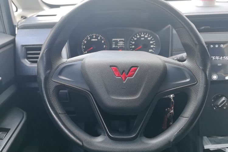 Used Wuling Hongguang PLUS 2020 1.5L Manual Standard Edition 5 Seats Steering Wheel