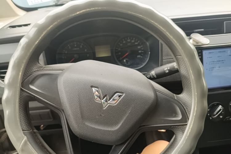 Used Wuling Hongguang PLUS 2020 1.5L Manual Standard Edition 5 Seats Steering Wheel