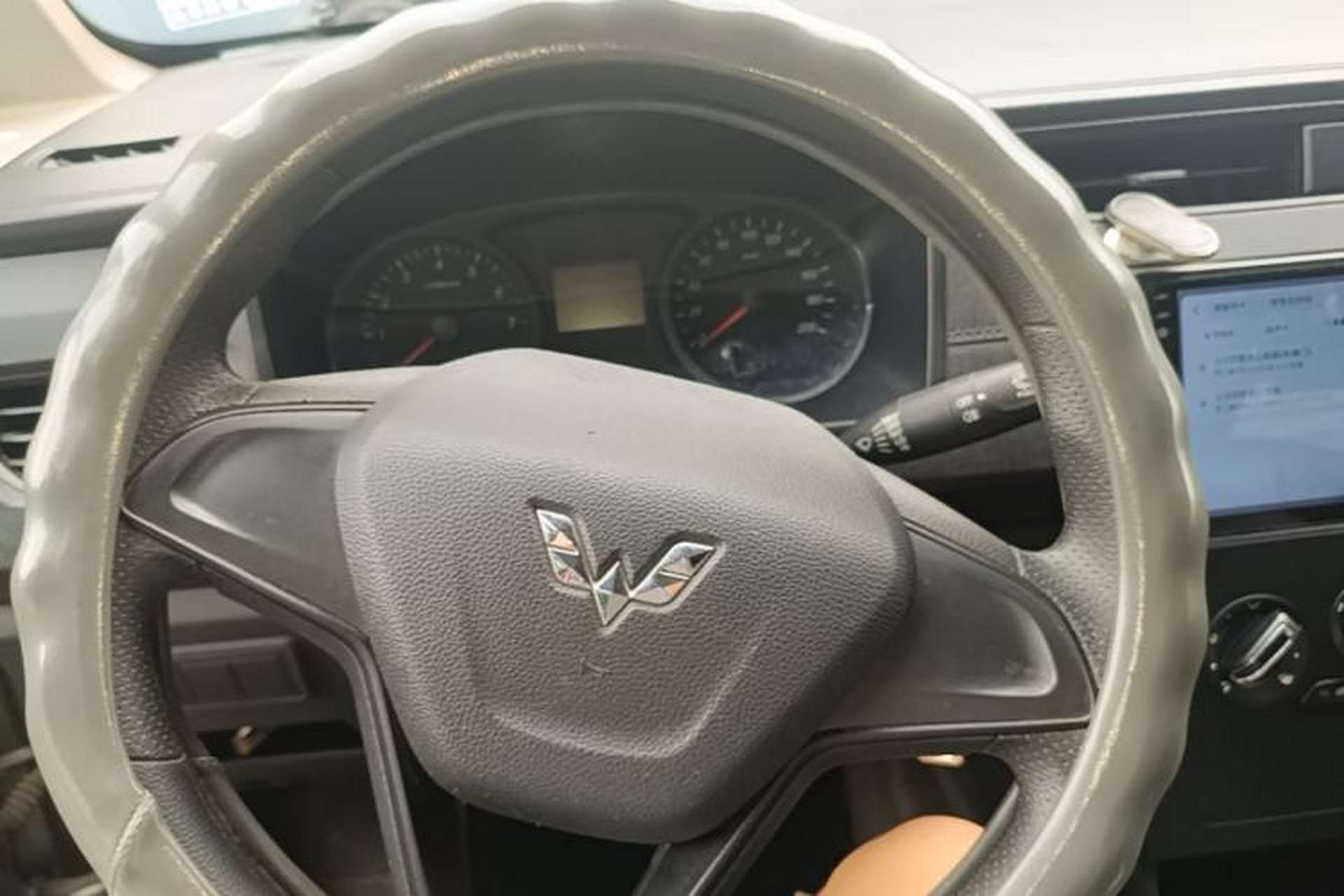 Used Wuling Hongguang PLUS 2020 1.5L Manual Standard Edition 5 Seats Steering Wheel