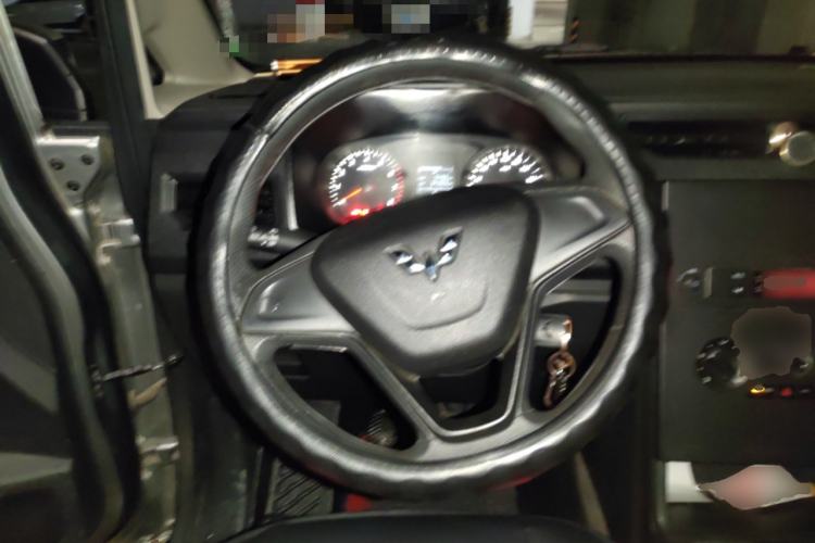 Used Wuling Hongguang PLUS 2020 1.5L Manual Standard Edition 5 Seats Steering Wheel