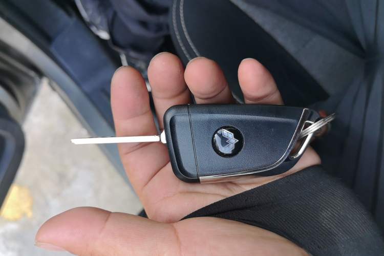 Used Wuling Hongguang PLUS 2020 1.5L Manual Standard Edition 5 Seats Vehicle Key
