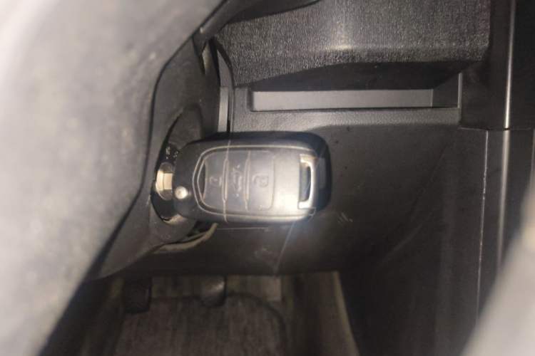 Used Wuling Hongguang PLUS 2020 1.5L Manual Standard Edition 5 Seats Vehicle Key
