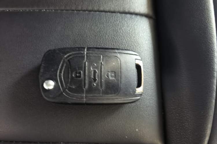 Used Wuling Hongguang PLUS 2020 1.5T Manual Commercial Vehicle 7 Seats Vehicle Key