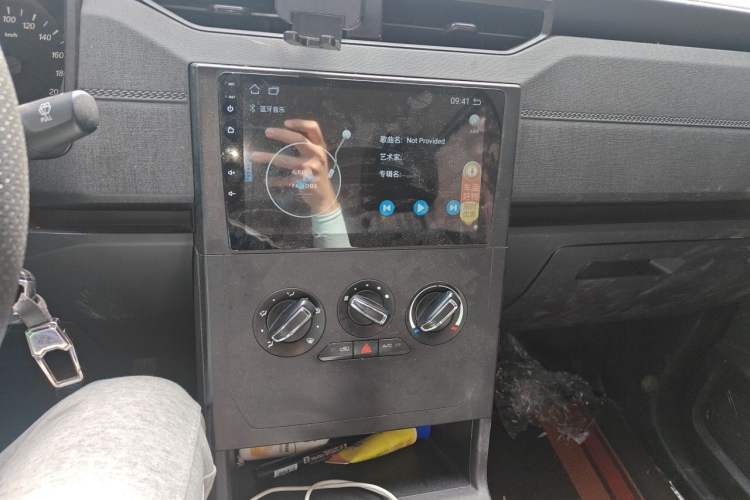 Used Wuling Hongguang PLUS 2020 1.5L Manual Standard Edition 5 Seats Audio And AC Panel