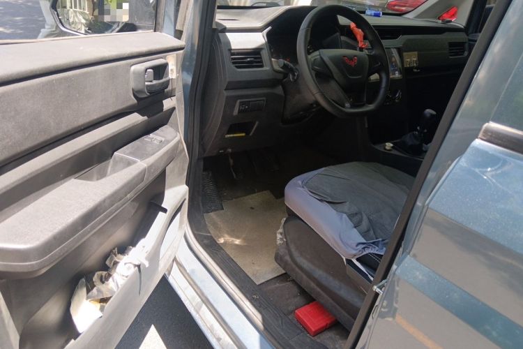 Used Wuling Hongguang PLUS 2020 1.5L Manual Standard Edition 5 Seats Driver Seat