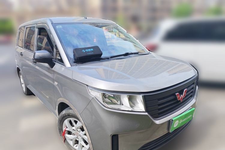 Used Wuling Hongguang PLUS 2020 1.5L Manual Standard Edition 5 Seats Front Right 45 Deg