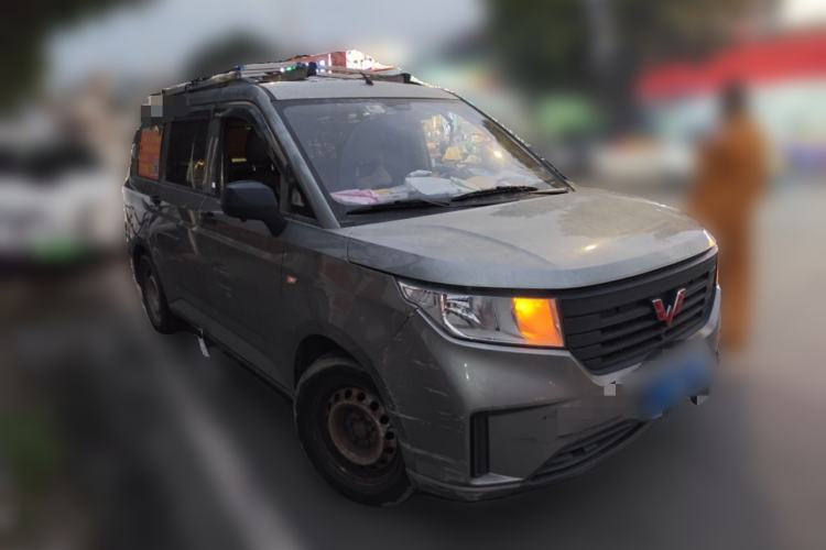 Used Wuling Hongguang PLUS 2020 1.5L Manual Standard Edition 5 Seats Front Right 45 Deg