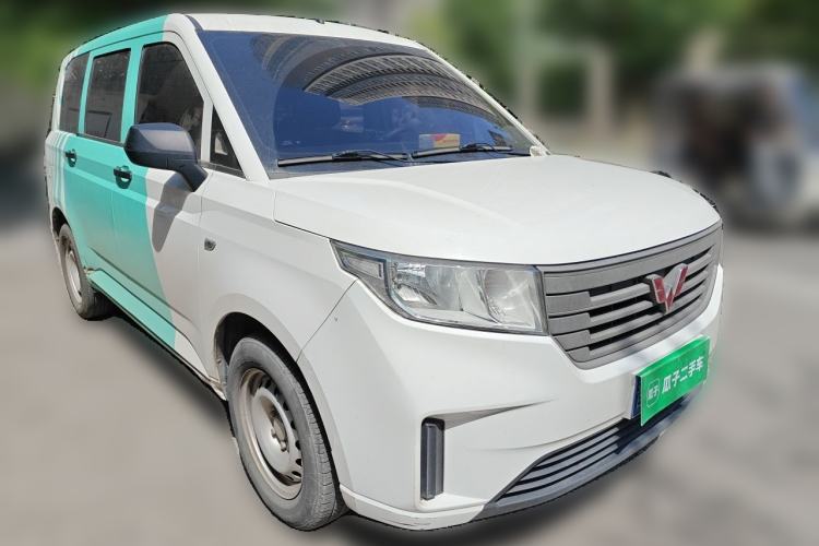 Used Wuling Hongguang PLUS 2020 1.5L Manual Standard Edition 5 Seats Front Right 45 Deg