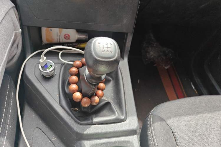 Used Wuling Hongguang PLUS 2020 1.5L Manual Standard Edition 5 Seats Gear Lever