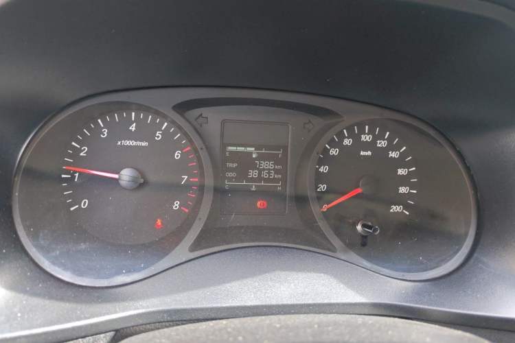 Used Wuling Hongguang PLUS 2020 1.5L Manual Standard Edition 5 Seats Odometer Close Up