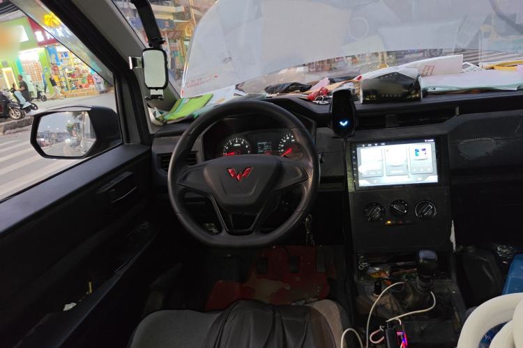 Used Wuling Hongguang PLUS 2020 1.5L Manual Standard Edition 5 Seats Steering Wheel