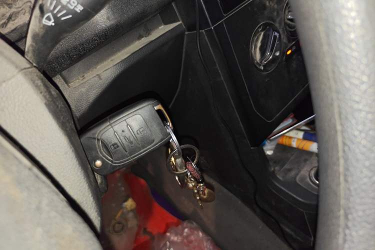 Used Wuling Hongguang PLUS 2020 1.5L Manual Standard Edition 5 Seats Vehicle Key