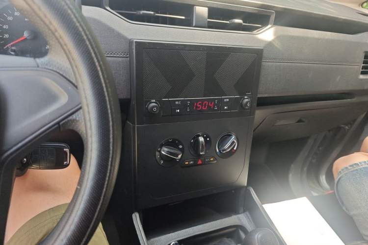 Used Wuling Hongguang PLUS 2020 1.5L Manual Standard Edition 5 Seats Audio And AC Panel