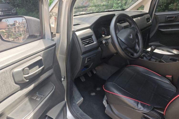 Used Wuling Hongguang PLUS 2020 1.5L Manual Standard Edition 5 Seats Driver Seat