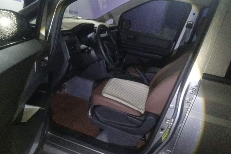 Used Wuling Hongguang PLUS 2020 1.5L Manual Standard Edition 5 Seats Driver Seat