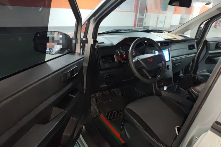 Used Wuling Hongguang PLUS 2020 1.5L Manual Standard Edition 7-Seater Driver Seat