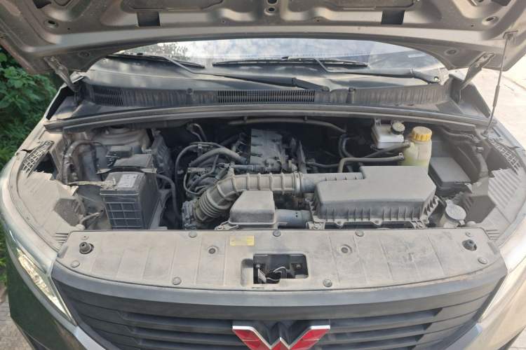 Used Wuling Hongguang PLUS 2020 1.5L Manual Standard Edition 5 Seats Engine Bay