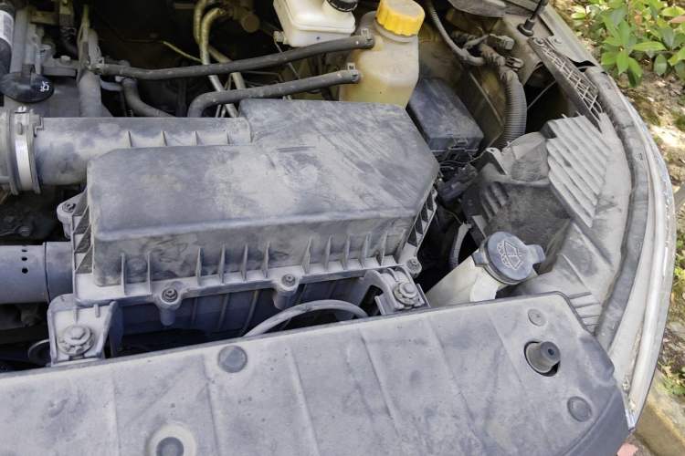 Used Wuling Hongguang PLUS 2020 1.5L Manual Standard Edition 5 Seats Engine Bay Left