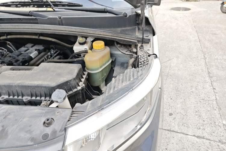 Used Wuling Hongguang PLUS 2020 1.5L Manual Standard Edition 7-Seater Engine Bay Left