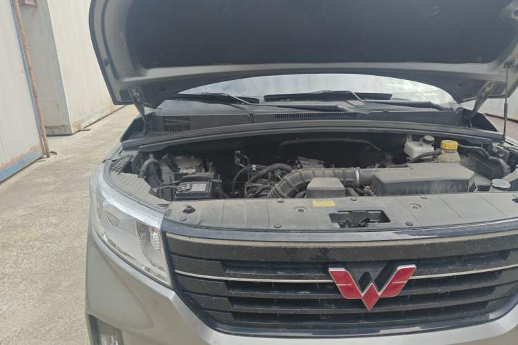 Used Wuling Hongguang PLUS 2020 1.5L Manual Comfort 7-Seater Engine Bay Right