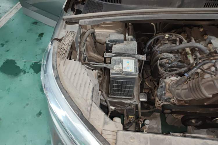 Used Wuling Hongguang PLUS 2020 1.5L Manual Standard Edition 7-Seater Engine Bay Right