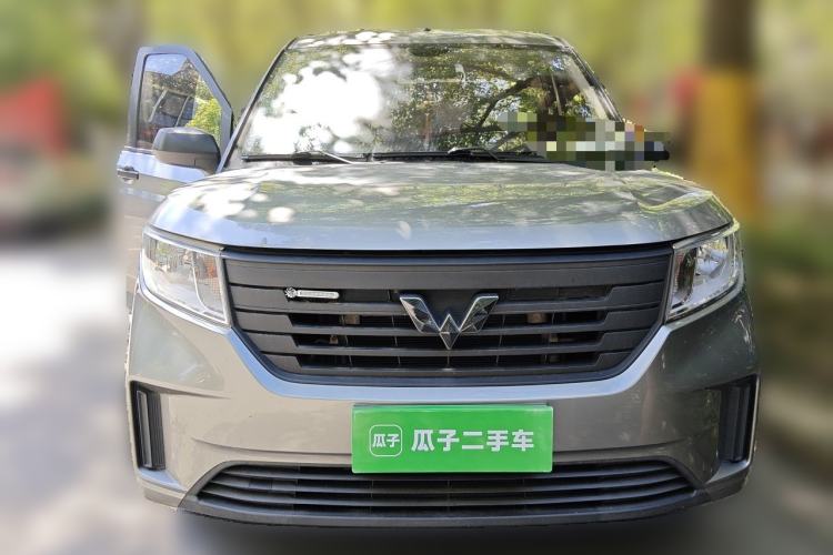 Used Wuling Hongguang PLUS 2020 1.5L Manual Standard Edition 5 Seats Exterior 1