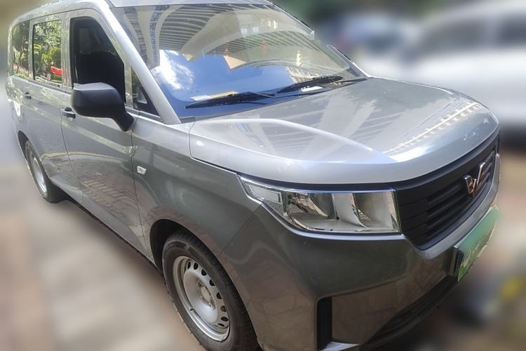 Used Wuling Hongguang PLUS 2020 1.5L Manual Standard Edition 5 Seats Exterior 2