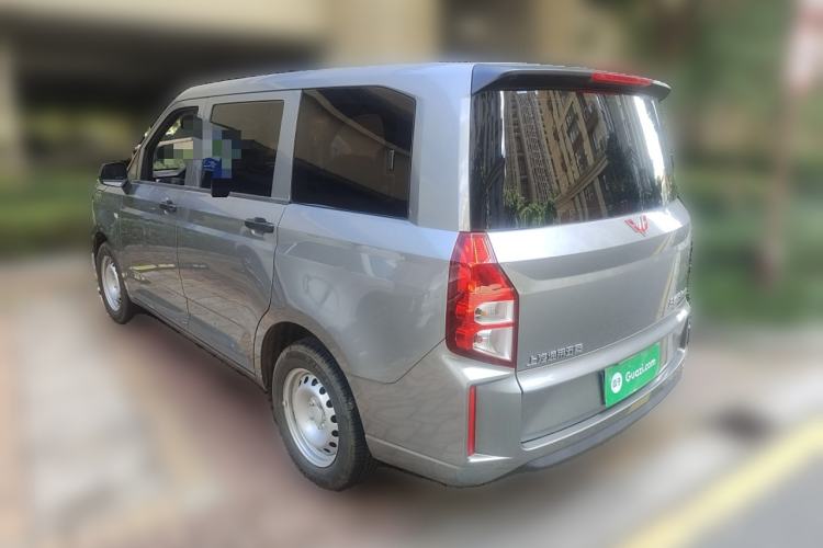 Used Wuling Hongguang PLUS 2020 1.5L Manual Standard Edition 5 Seats Exterior 3