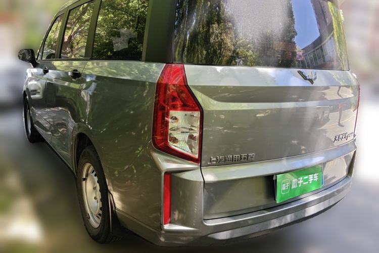 Used Wuling Hongguang PLUS 2020 1.5L Manual Standard Edition 5 Seats Exterior 3