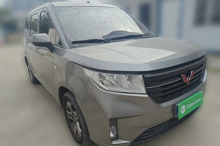 Used Wuling Hongguang PLUS 2020 1.5L Manual Comfort 7-Seater Front Right 45 Deg