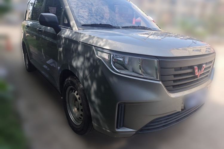 Used Wuling Hongguang PLUS 2020 1.5L Manual Standard Edition 5 Seats Front Right 45 Deg