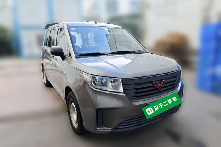 Used Wuling Hongguang PLUS 2020 1.5L Manual Standard Edition 7-Seater Front Right 45 Deg