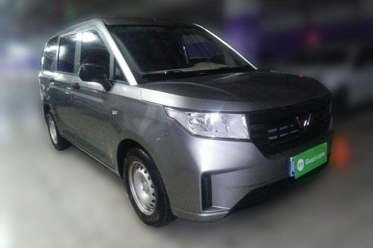 Used Wuling Hongguang PLUS 2020 1.5L Manual Standard Edition 5 Seats Front Right 45 Deg