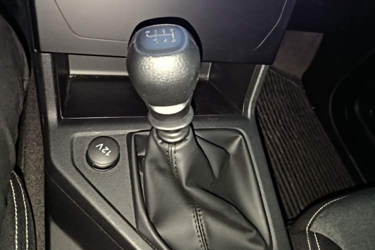 Used Wuling Hongguang PLUS 2020 1.5L Manual Standard Edition 5 Seats Gear Lever