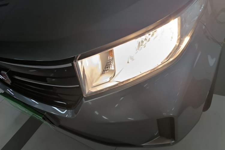 Used Wuling Hongguang PLUS 2020 1.5L Manual Standard Edition 5 Seats Left Front Headlight